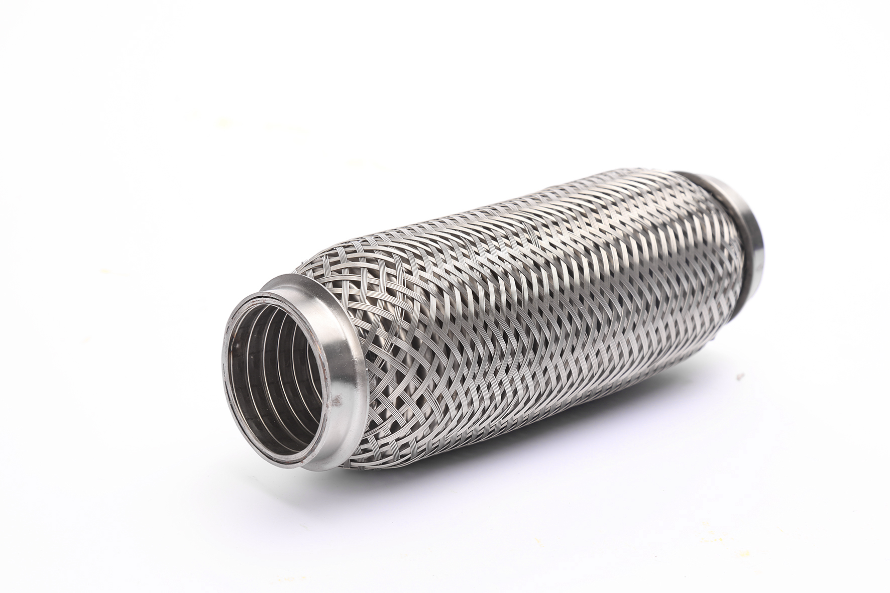 Tubo flexível de escape com trança esparsa