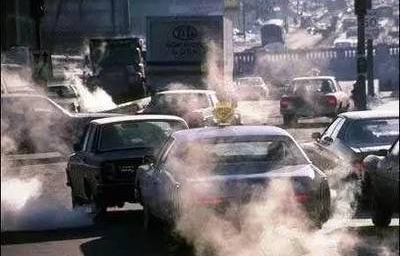 Sistema de escape de carro 